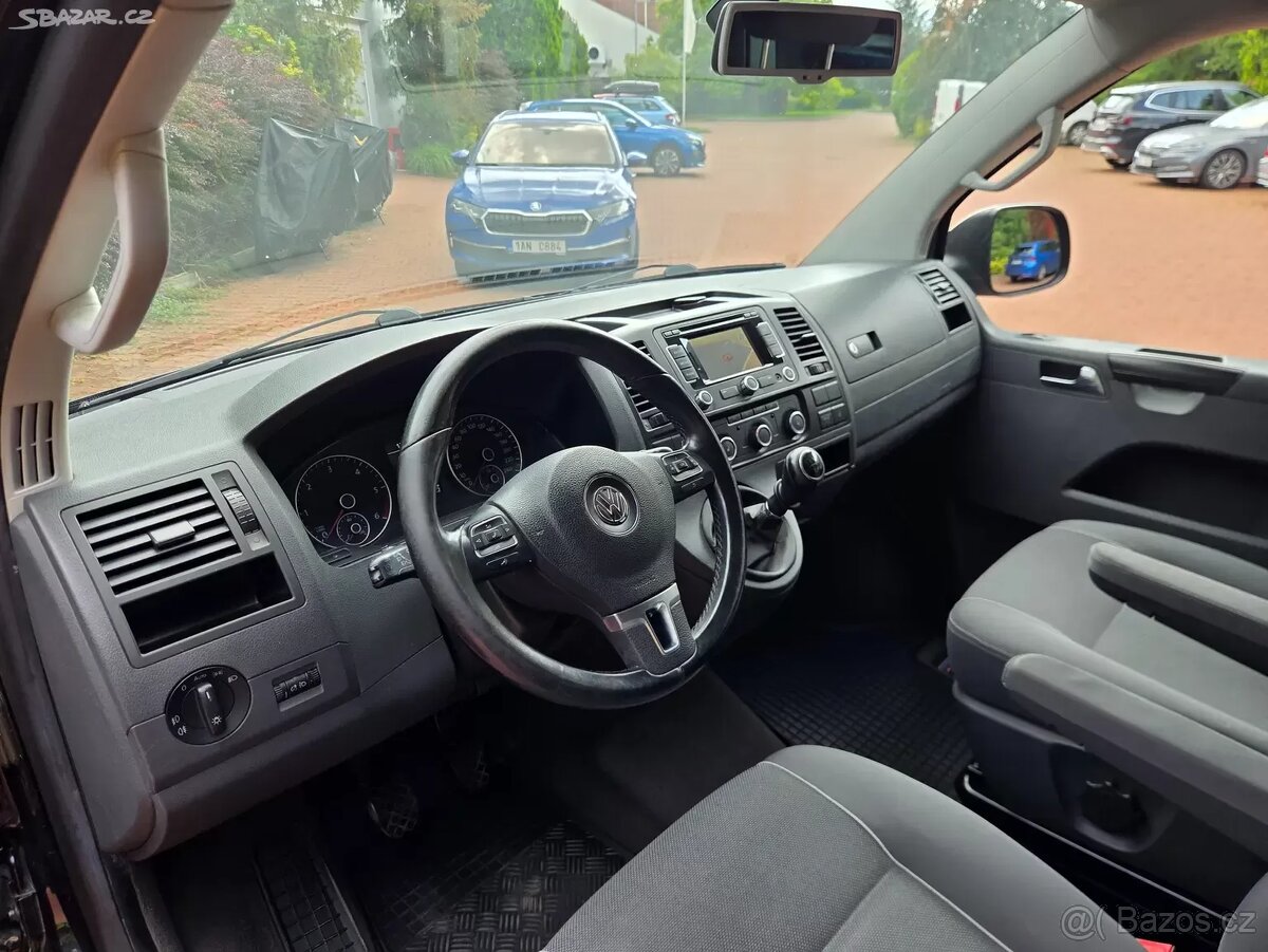 VW Multivan T5 2.0TDI 103kW,DPH,navi,serviska - 13