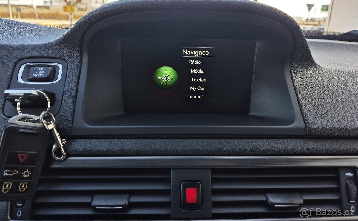 VOLVO XC70 2.4D 133KW 5 VÁLEC 1.MAJITEL-AUTOMAT 4x4 XENON - 13