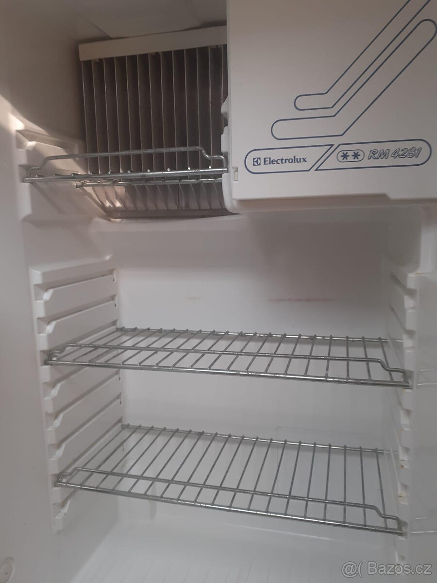 Pěkná obytná nástavba na Pick-up. - 13