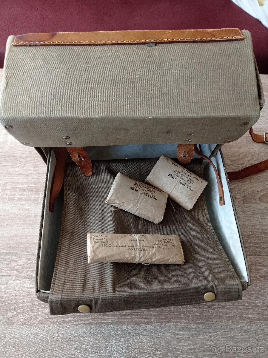 Vojenské: oblečení, lékárnička, čutory, svítilna, čepice aj. - 13