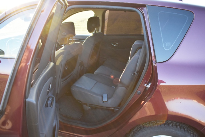 RENAULT SCENIC 1,2 TCE, PARIS, VÝHŘEV, KAMERA, 1. MAJITEL - 13