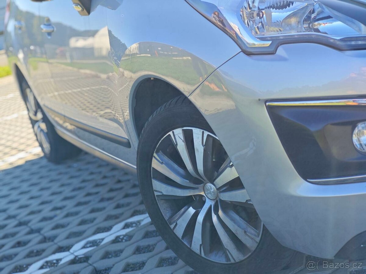 Peugeot 3008 1.6 115kW benzín, 76tis km - 13