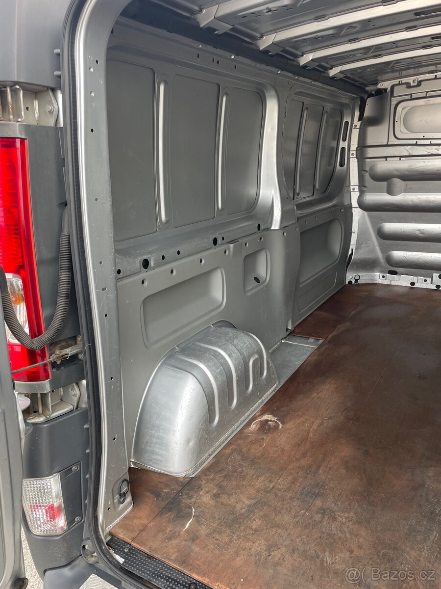 Renault Trafik 2.5 - 13