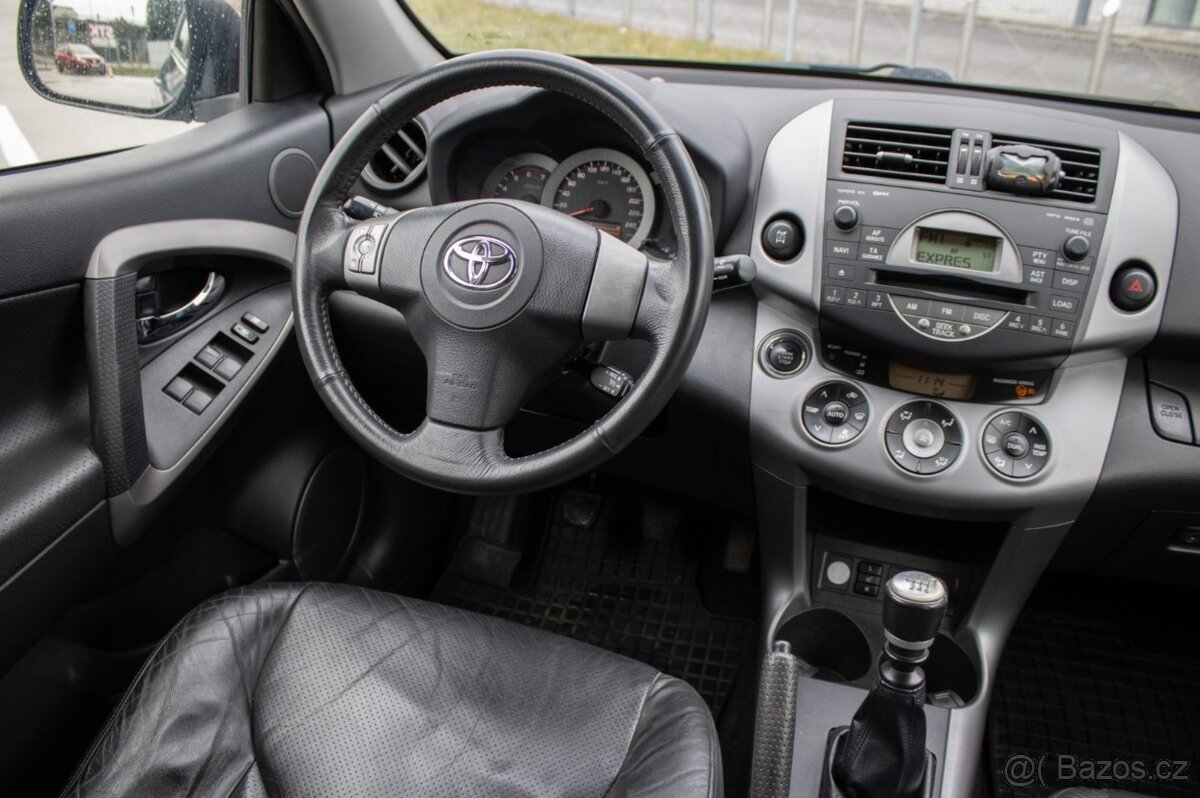 Toyota RAV4 2.2 D-4D - 13