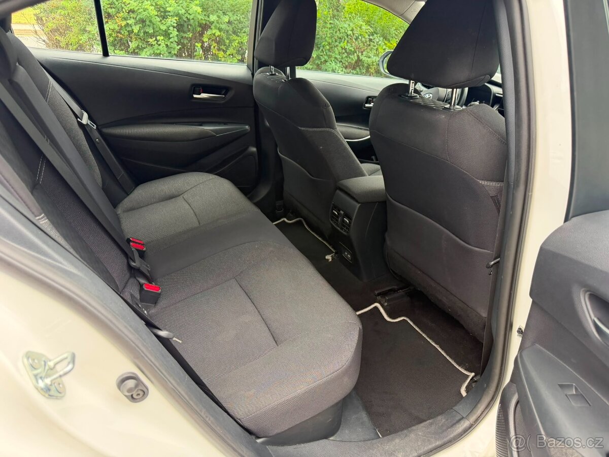 Toyota Corolla 1.8 Hybrid, sedan - 13