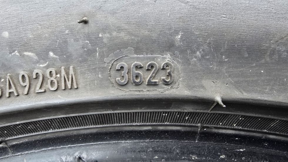 Zimní pneu 255/45/19 Pirelli - 13