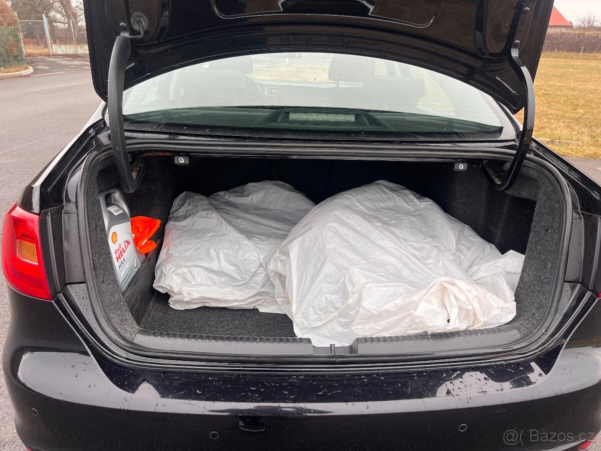 Volkswagen Jetta - 13