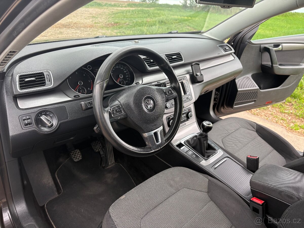 VW PASSAT B7 2.0 TDI - 13