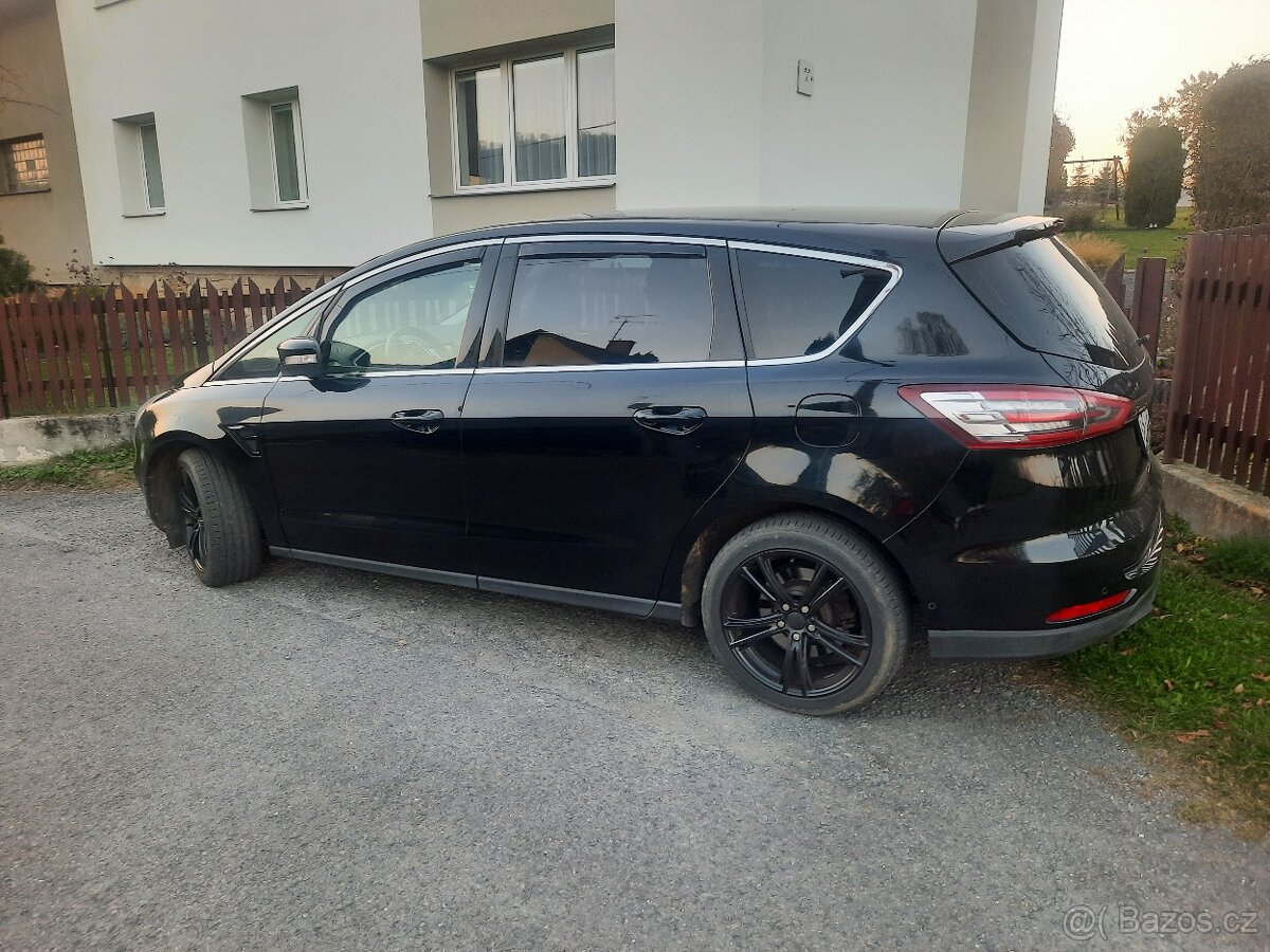 Ford S-Max - 13