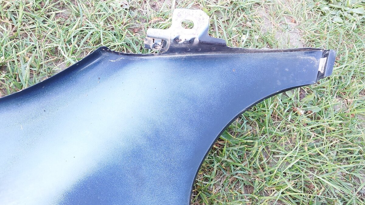 Mercedes ML - Blatníky modré - 13