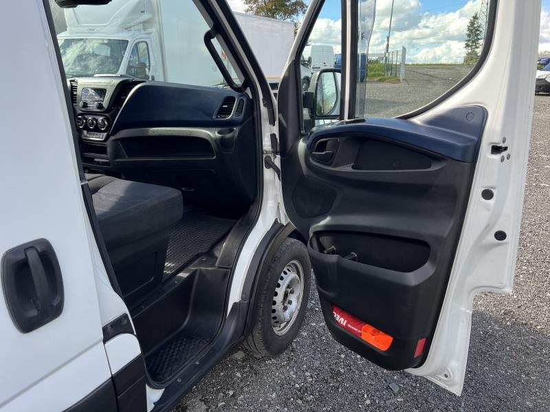 Prodám Iveco Daily 3.0,35S18,MAXI,klima,HI-Matic - 13