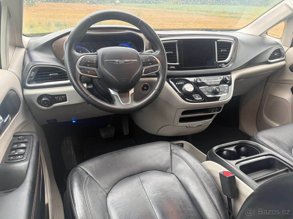 Chrysler Pacifica 3,6 Pentastar 8 míst 2017 DPH - 13