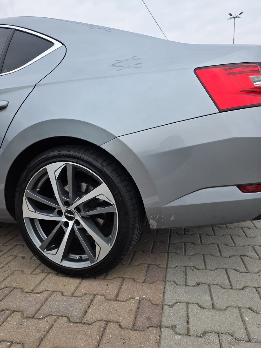 Škoda Superb - 13
