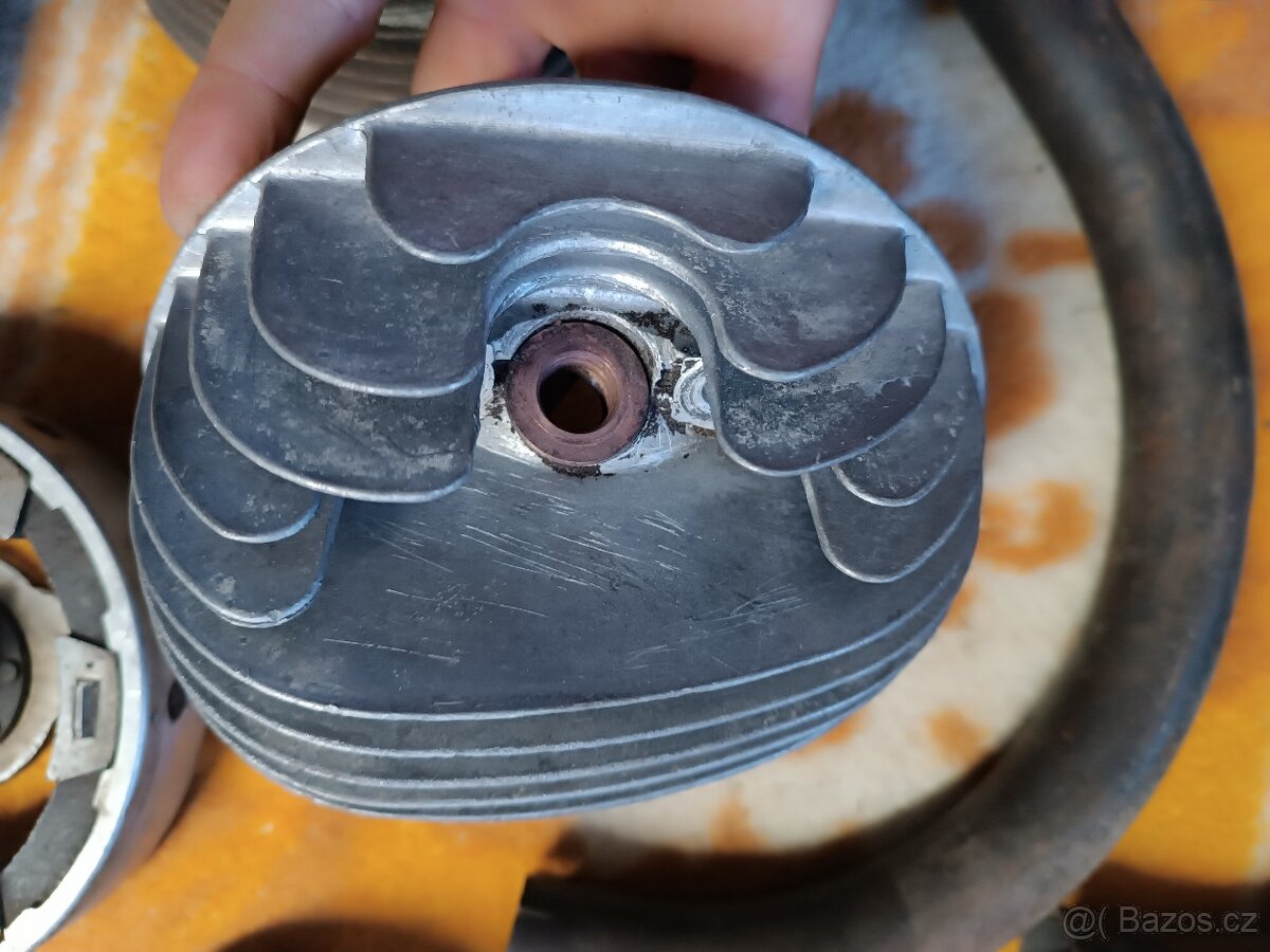 Jawa 250 díly,čz 125,150 válec,zapalování,koleno, štít,kladi - 13