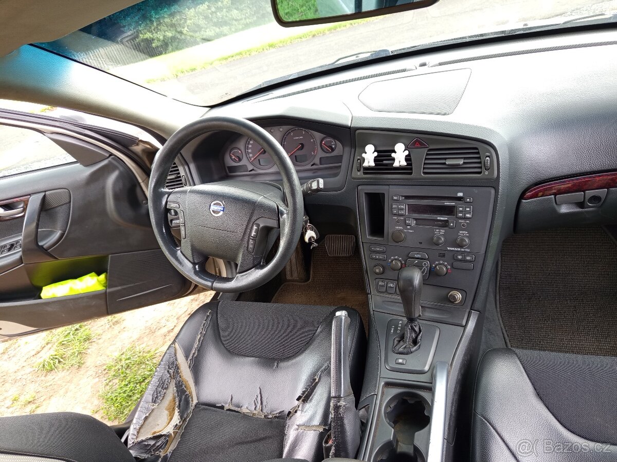 Prodám Volvo XC70 2,4 120 kw - 13