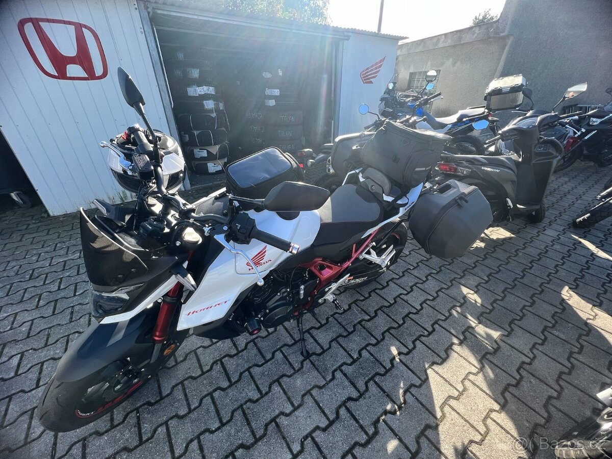 HONDA CB 750 HORNET | 2023 | PLNÁ VÝBAVA | TOP STAV - 13