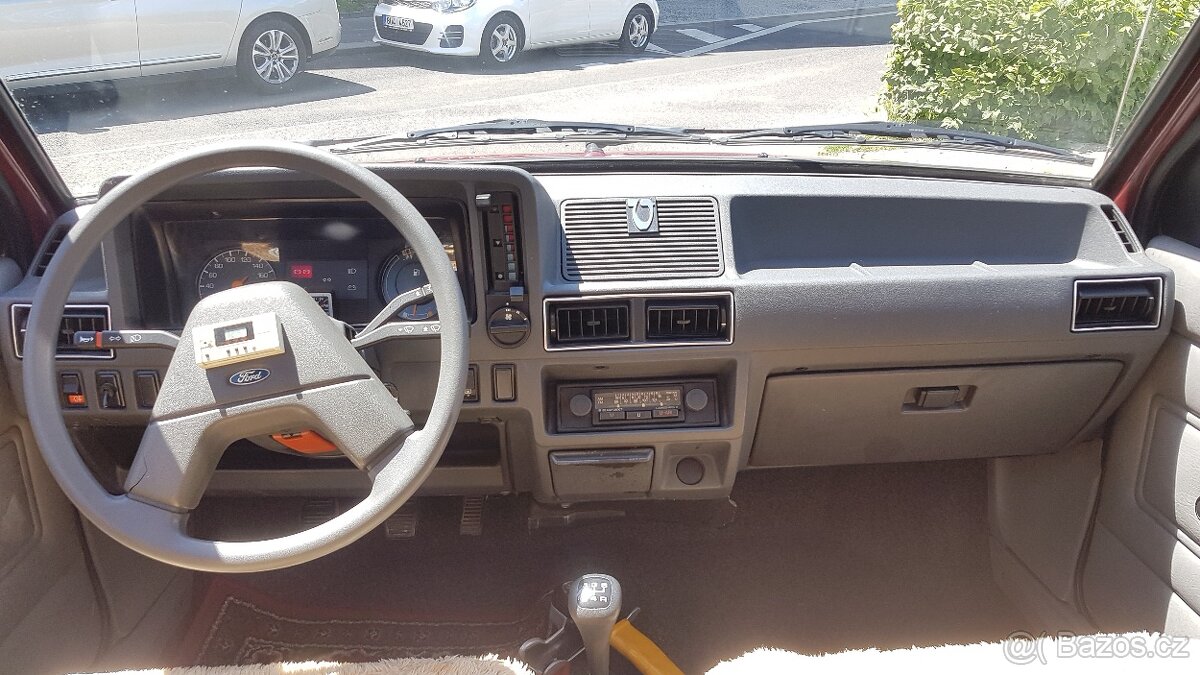 Ford Escort 1,3 , r.v.1984, TOP veterán, TUZEX ČSSR - 13