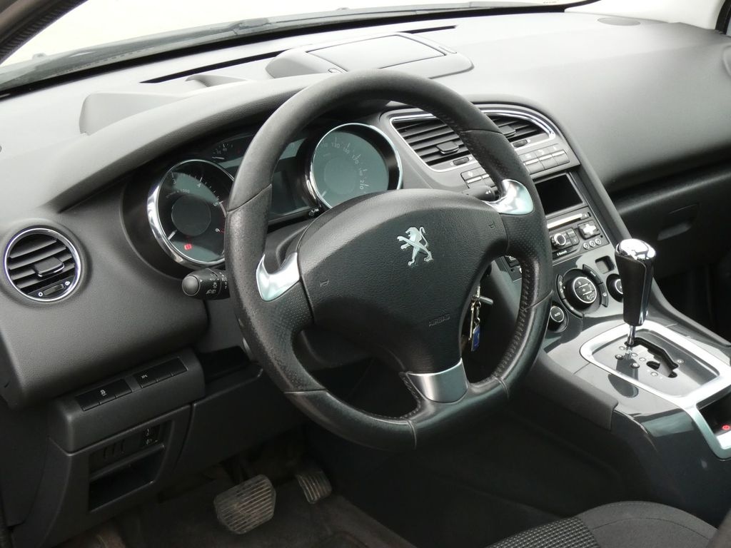 Peugeot 5008 2.0 HDI Allure, panorama - 13