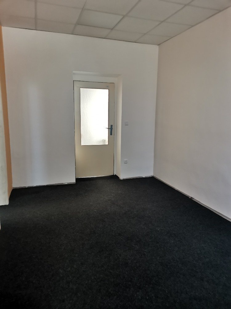 Pronájem kanceláří v Hradci Králové 17m2, ev.č. 00064 - 13