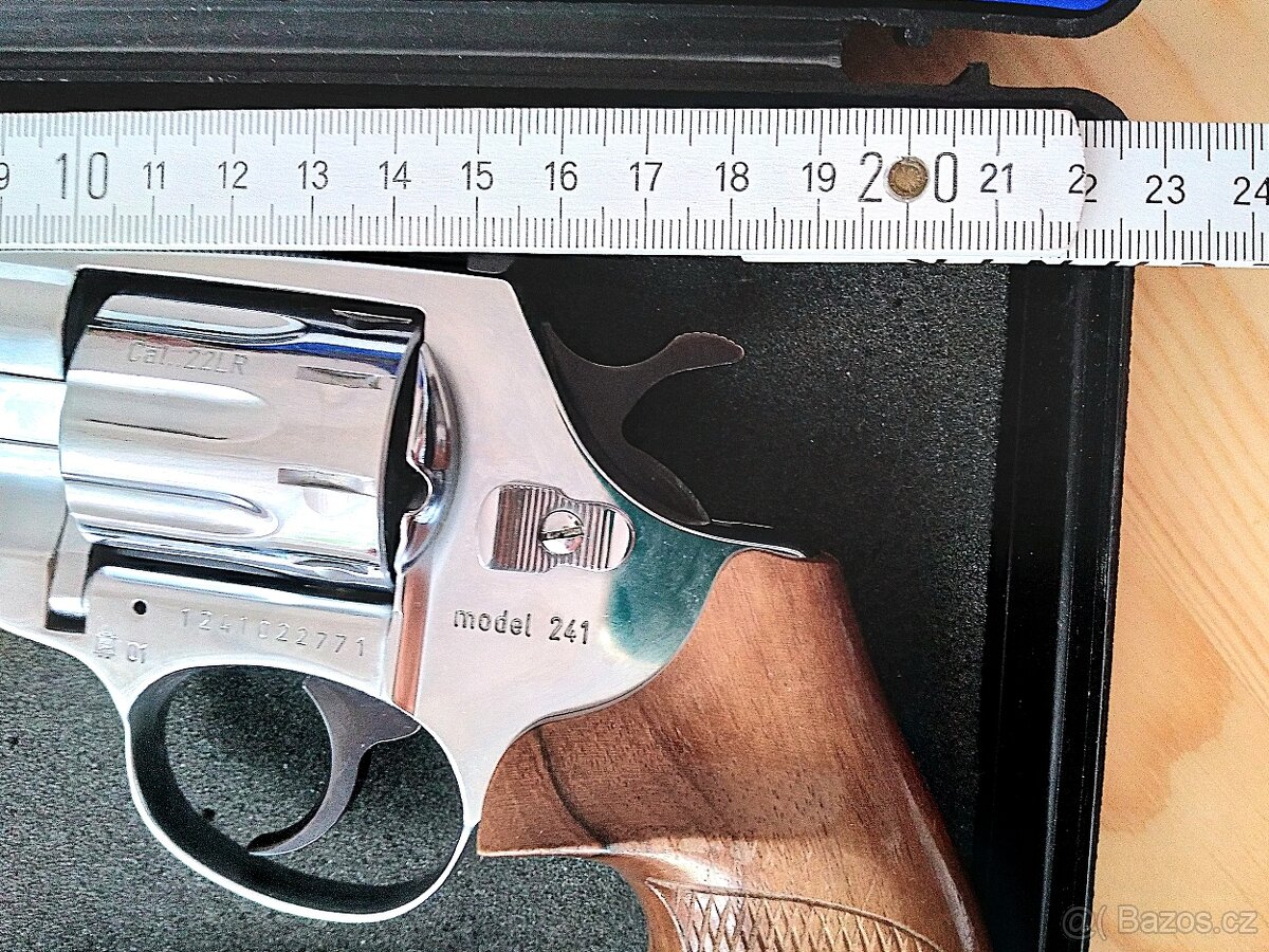 Revolver Holek Brno 241 - 13