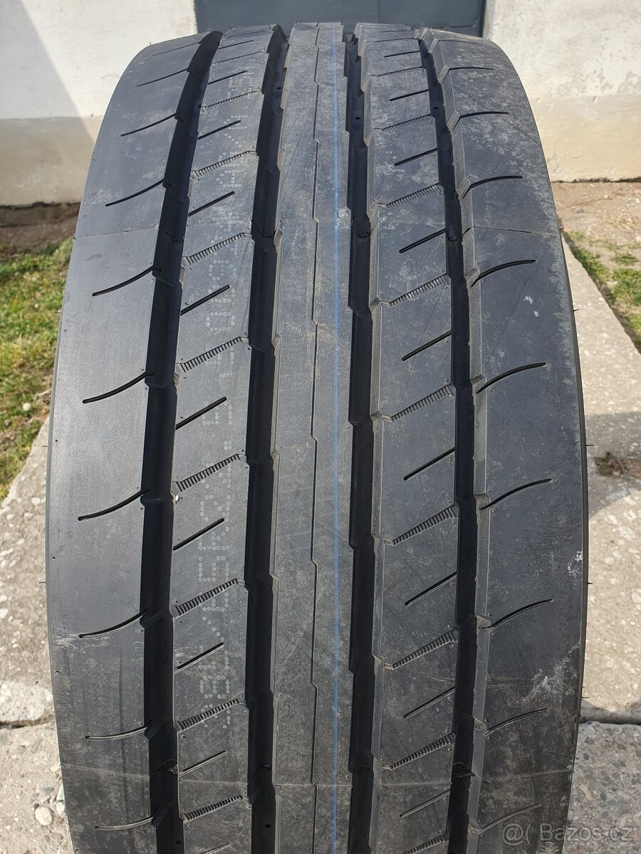 Pneu 385 / 65 R22,5 - 13