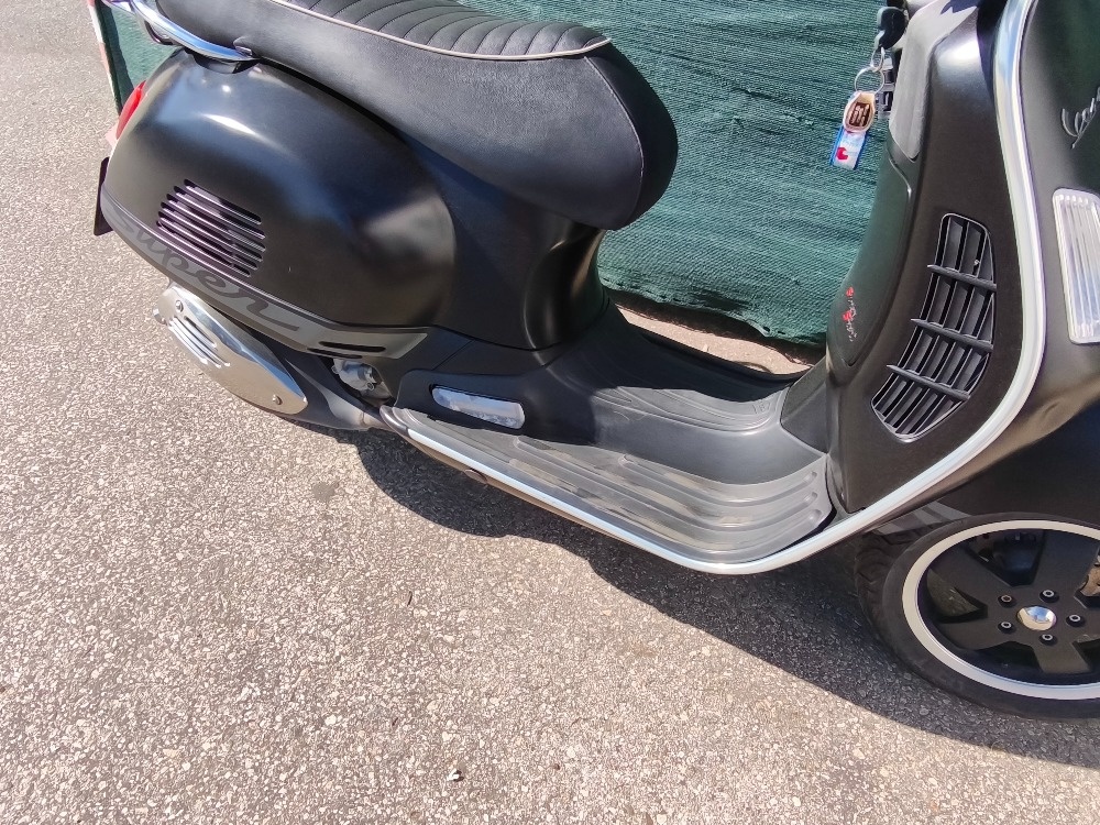 Vespa GTS 300i.e. Super (2011) - 13