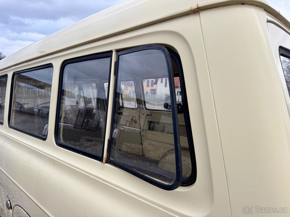 Ford Transit MK2 2.0 ohc ambulance - 13