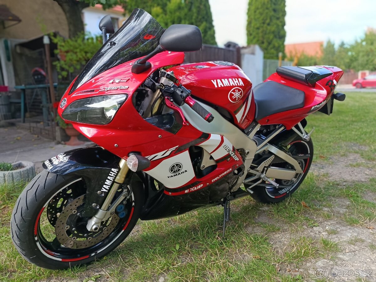 YAMAHA YZF R1 - 13