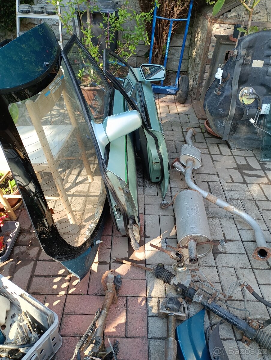 Mazda 323F mrkacka - 13