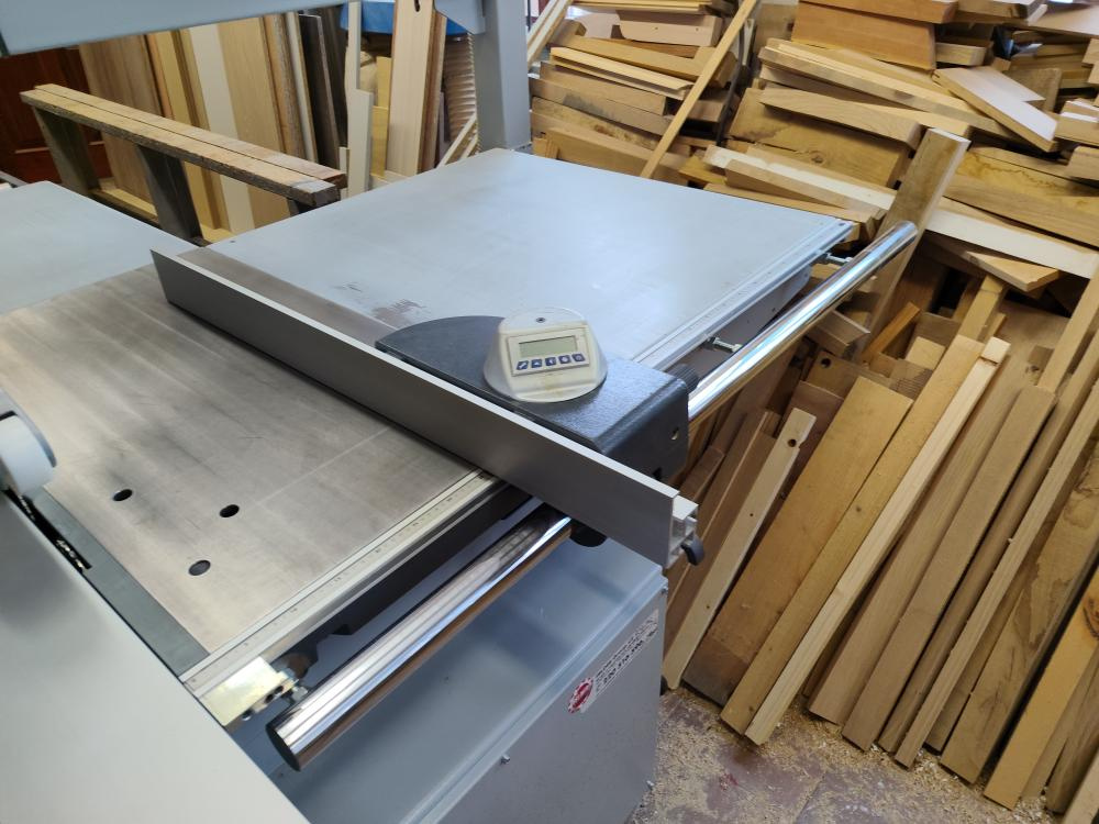 Formátovácí pila Felder - 13