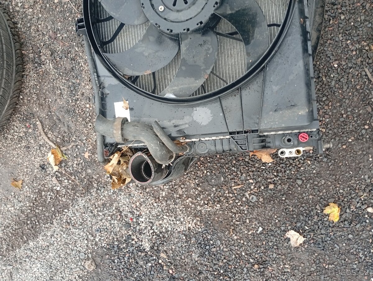 MERCEDES ML W164 PŘEDNÍ ČELO, VÝZTUHY, SAHARA S CHLADIČI - 13