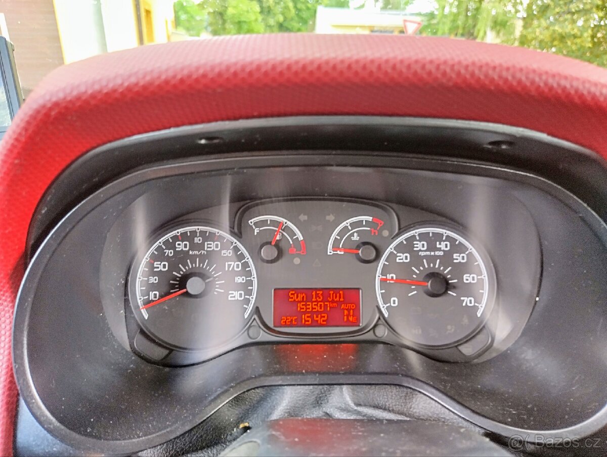 Fiat Doblo Panorama 1,6 Multijet 66 kW Automat - 13