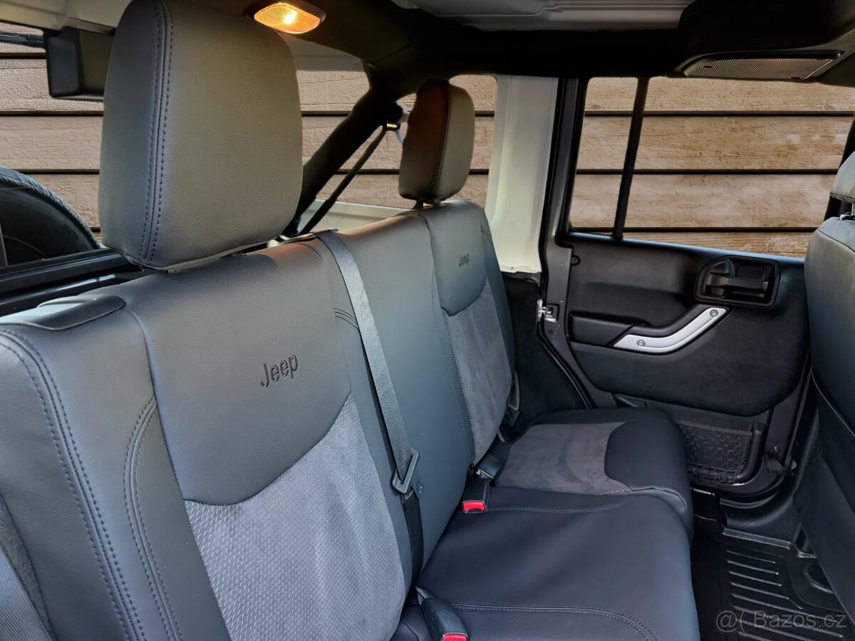 JEEP WRANGLER JK SAHARA PENTASTAR - 13