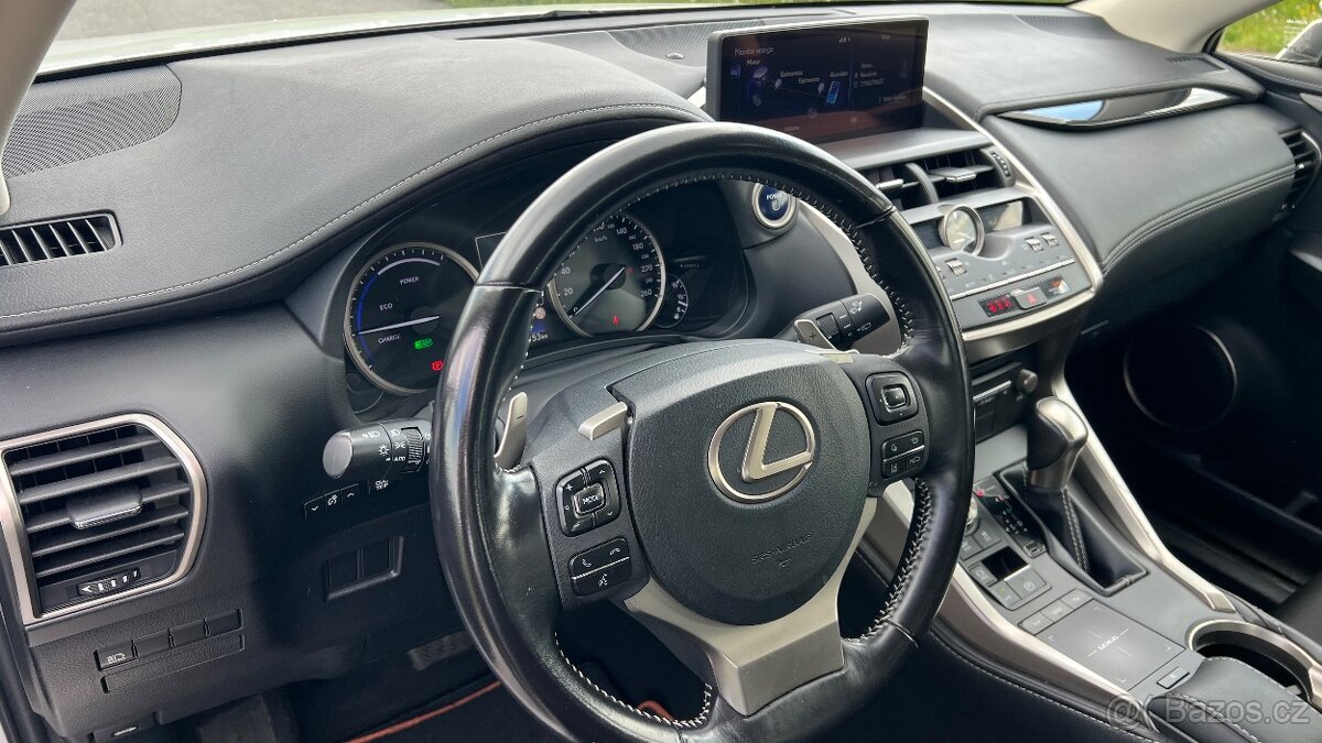 Lexus NX300h Hybrid m.2021 Perleť Navi Kamera Automat CVT - 13