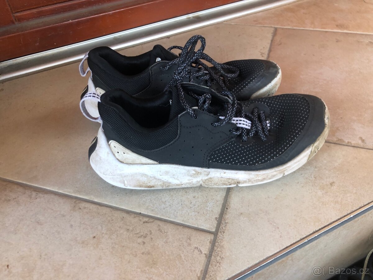 Dětské sportovní boty, ploutve, rukávky do bazénu - 13