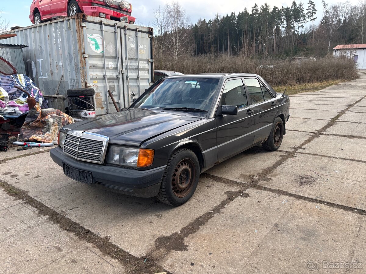 Mercedes 190e 2.3 - 13