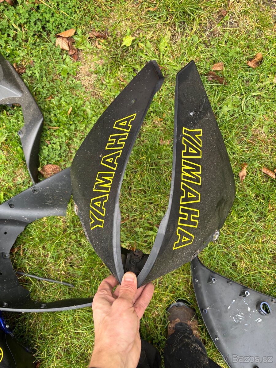 Sada plastu i s nadrzi na Yamaha R1 09-11 - 13