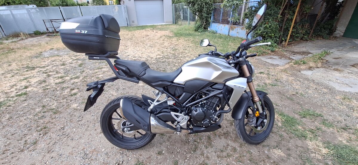 Honda CB300 - 13