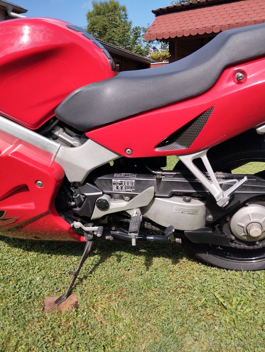 Honda VFR 800 FI - 13