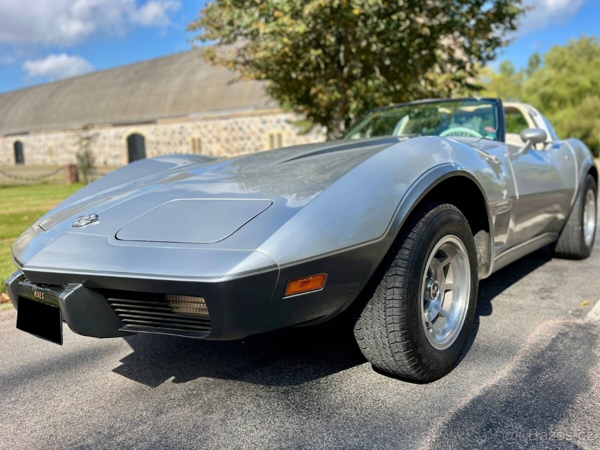 Chevrolet Corvette C3, 5.7 V8, 220 koní - 13