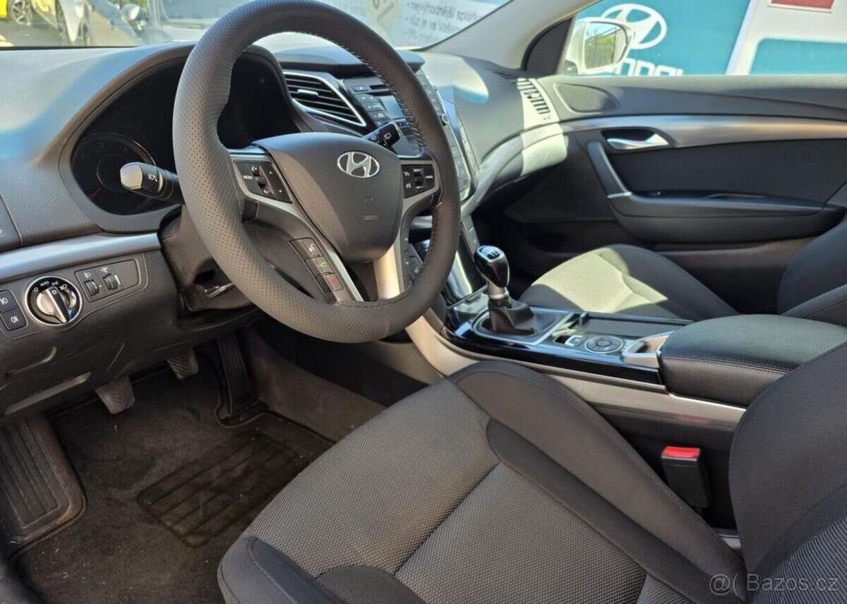 Hyundai i40 1.7-100KW-KAMERA-AUT.KLIMA - 13