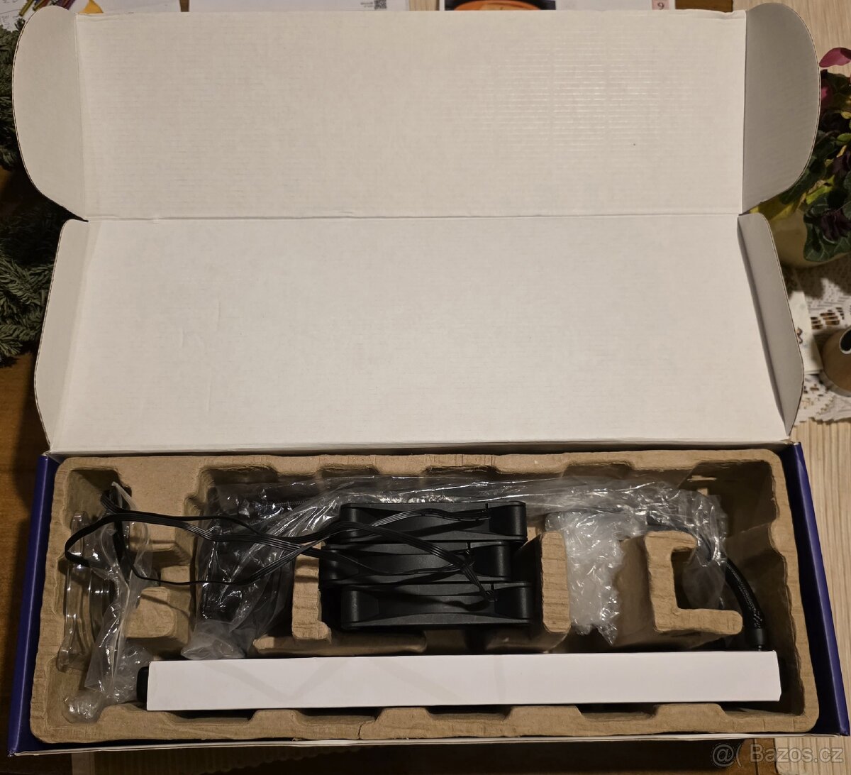 NZXT Kraken 360 - displej - 13