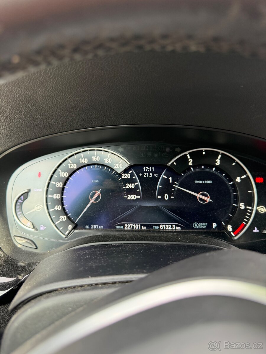 BMW 520 xDrive 2017 - 13