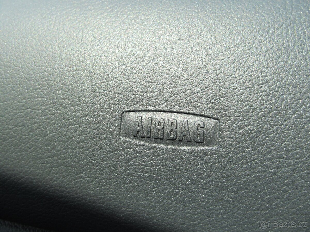 Škoda Octavia 1.6 i combi ČR 1.maj - 13