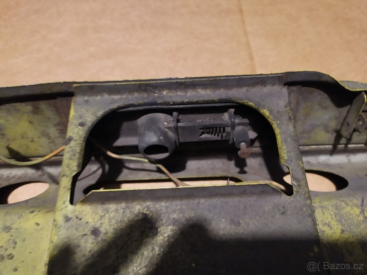 Zadní čelo Škoda 100 - 13