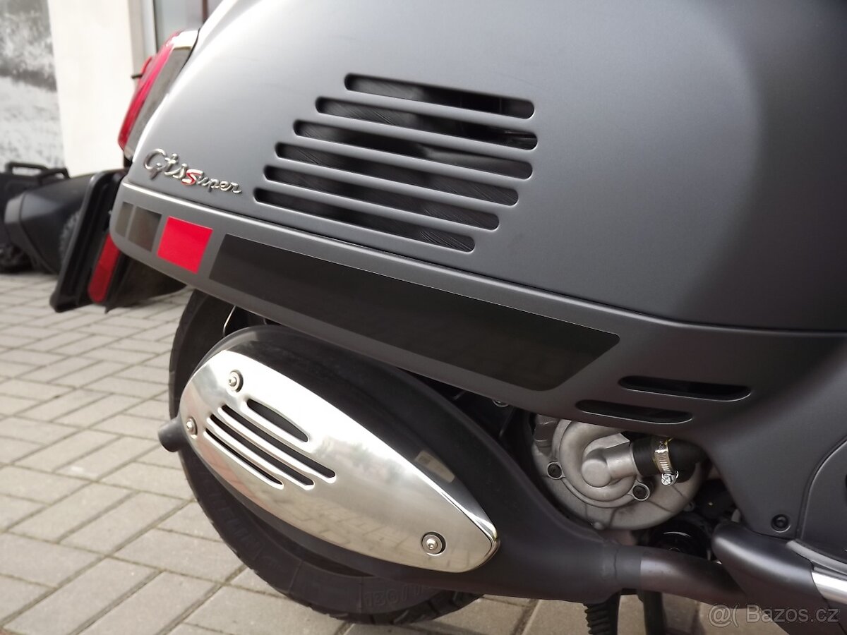Vespa GTS 300 Super - 13