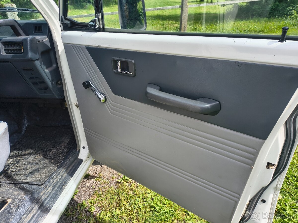 Mitsubishi Pajero 2,6 benzin - 13