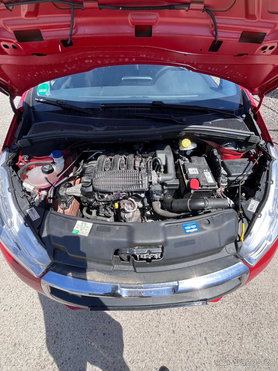 Peugeot 208....1,0 benzín. - 13