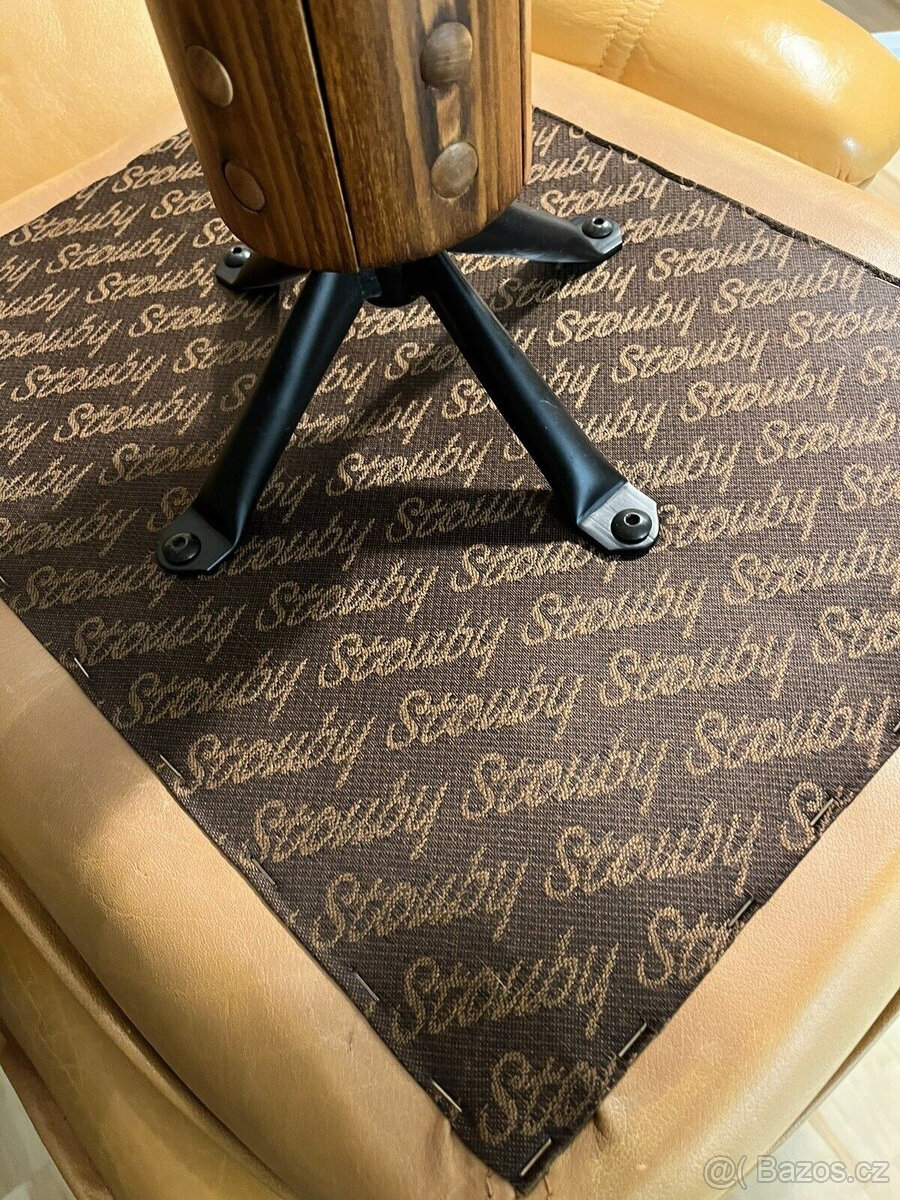 Kožené křeslo inspirované dánským Eamesem s taburetem pro St - 13