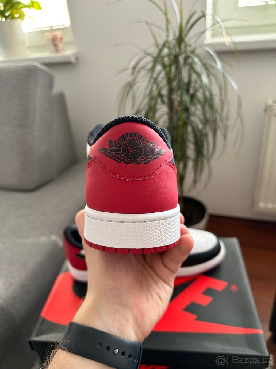 Air Jordan 1 Low OG Black Toe (2023) - 13
